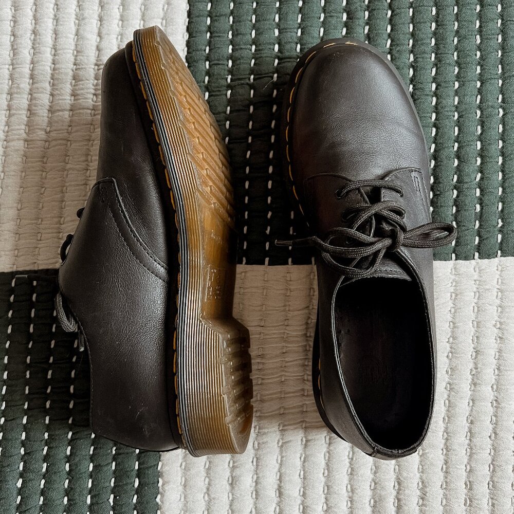 Dr. Martens Virginia Leather Oxford Shoes | Womens Size 8 | Worn Once